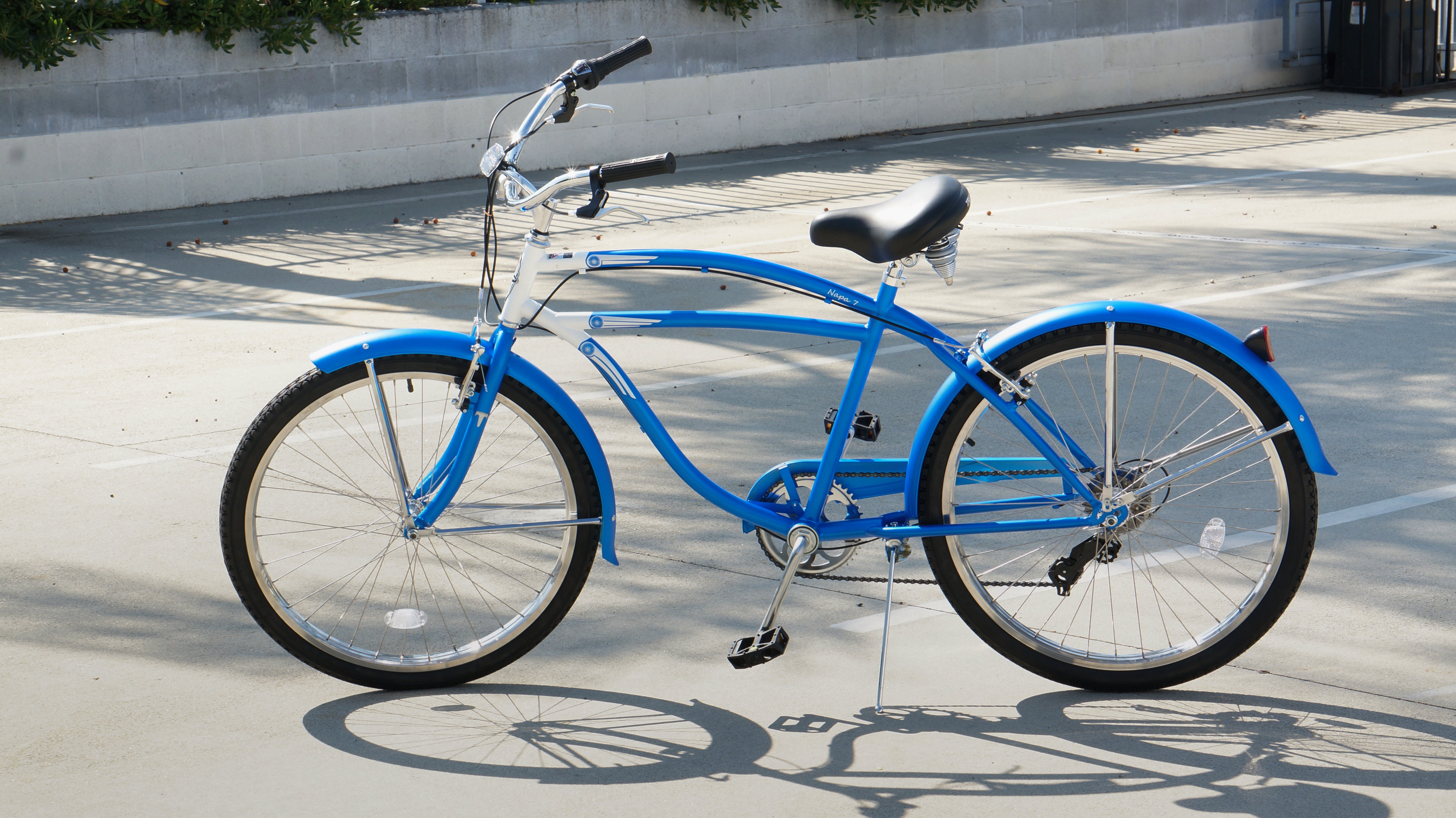 Tracer Bikes | Tracer Napa Cruiser Bike 7-Speed with Comfort Saddle and Steel Fenders | Chico USA, Inc.